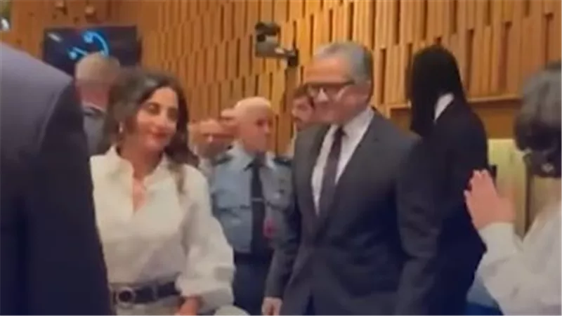 وسط تصفيق حار.. لحظة إعلان فوز المرشح المصري خالد العناني بقيادة اليونسكو 