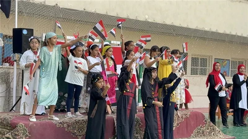 مدرسة القاهرة الدولية تحيي ذكرى نصر أكتوبر بحضور عدد من أبطال الحرب | صور 