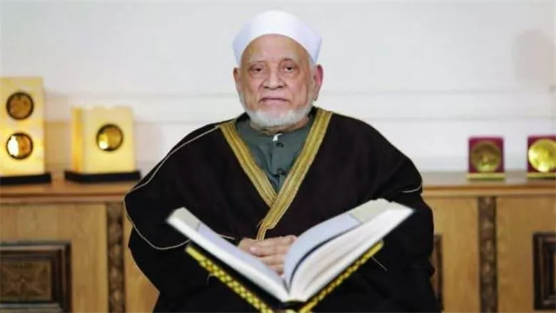 «جمع وقار العالم وتواضع الوليّ».. علي جمعة ينعى الدكتور أحمد عمر هاشم