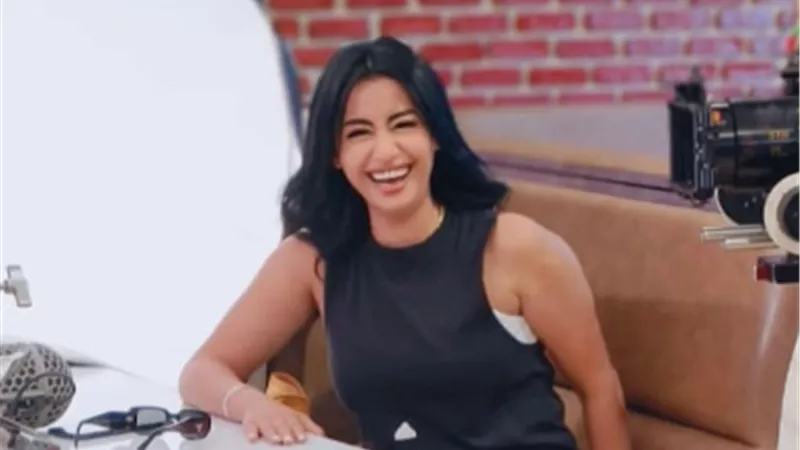 بصورة من الكواليس.. نانسي صلاح تنتهي من تصوير مشاهد مسلسل 2 قهوة