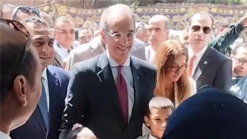 وزير الاتصالات يتفقد مركز 