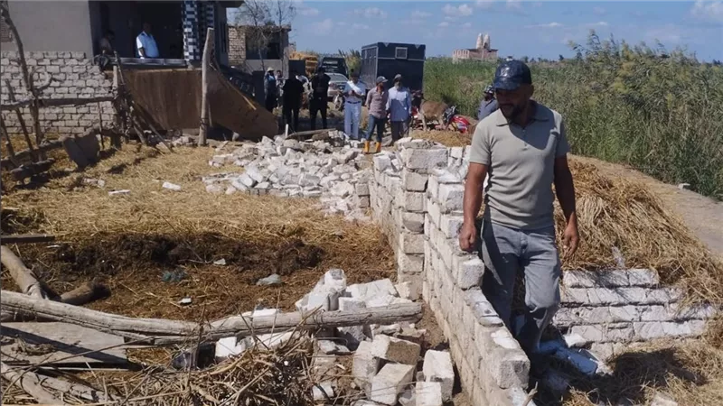 إزالة 7 مبانٍ مخالفة على مساحة 1270م بجنوب بورسعيد في حملة مكبرة