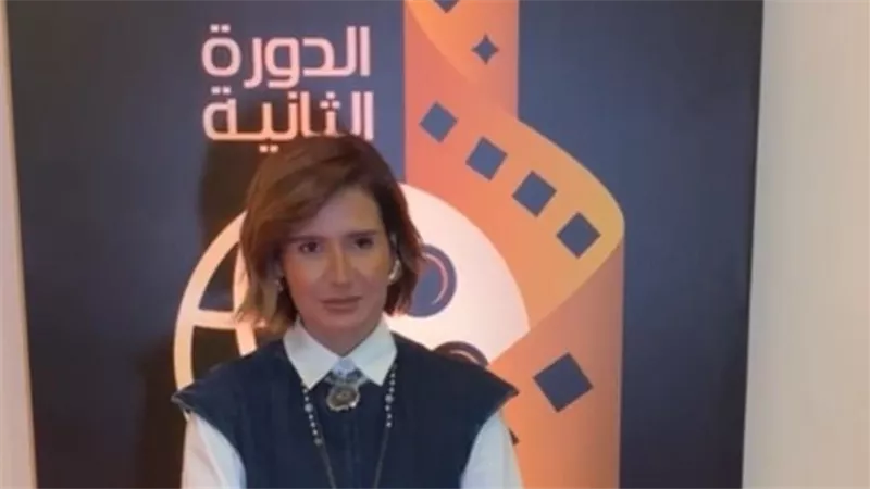 ببنطلون «وايد ليج».. هنا شيحة تتألق بافتتاح الدورة الثانية من مهرجان «جيلنا»