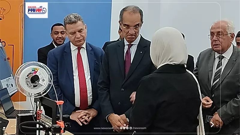 عمرو طلعت يتفقد مدرسة «WE» ويؤكد دعم تطوير التعليم الفني