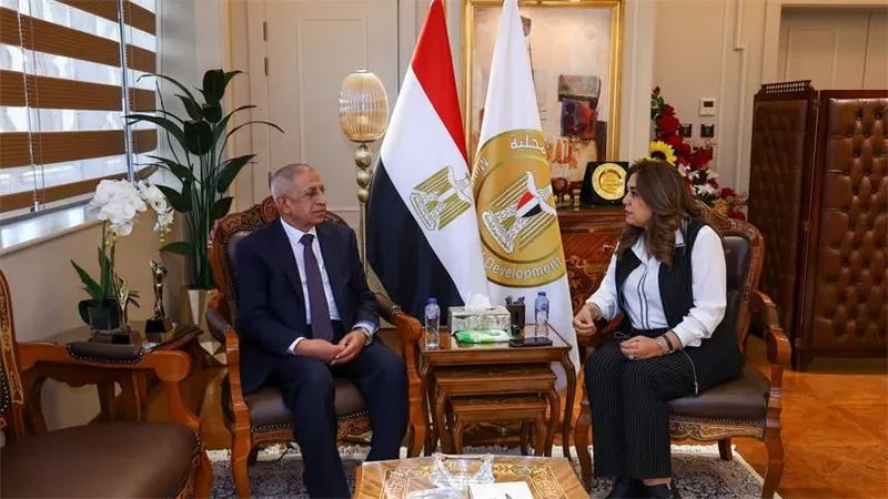 الدكتورة منال عوض تبحث مع رئيس الأكاديمية العربية ملفات التعاون المشترك 