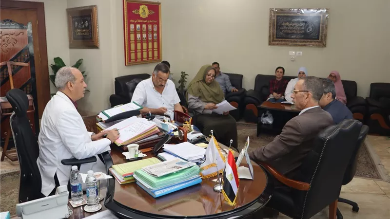ببنى سويف: بحث معوقات تحصيل مستحقات الدولة عن مشروعات الصرف المغطى 