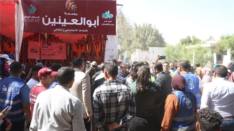 مؤسسة أبو العينين تشارك في قافلة “إيد واحدة”  لتوزيع المساعدات الغذائية
