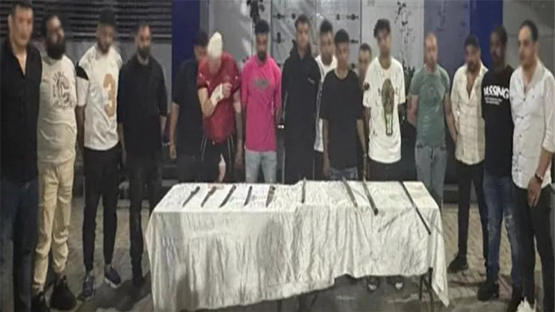 معركة أمام ملهى ليلي في القاهرة.. تفاصيل مشاجرة عصام صاصا مع آخرين 