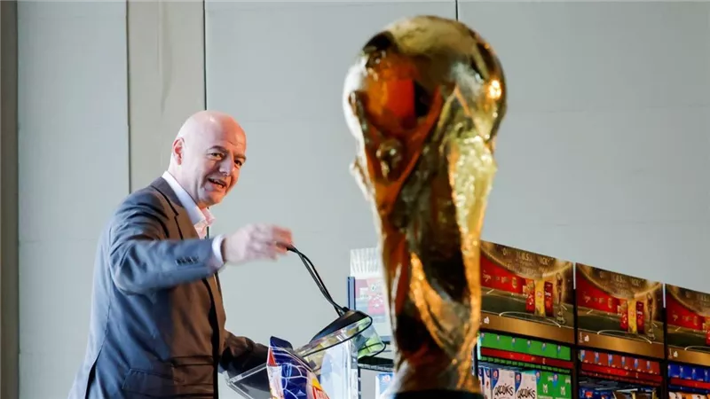 رئيس «يويفا» يشعل المواجهة مع «فيفا» ويضع إنفانتينو تحت الضغط