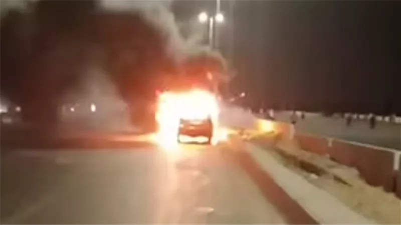 اشتعال النيران بسيارة أعلى محور 26 يوليو والحماية المدنية تسيطر