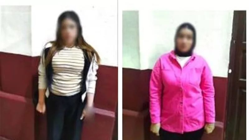 تفاصيل صادمة.. ضبط 4 سيدات لعرض الخدمات المخالفة للآداب عبر التطبيقات الهاتفية