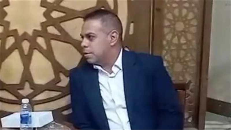 كريم شحاتة يضرب مثالاً في الوفاء.. في عزاء نجم الزمالك رغم مرض 