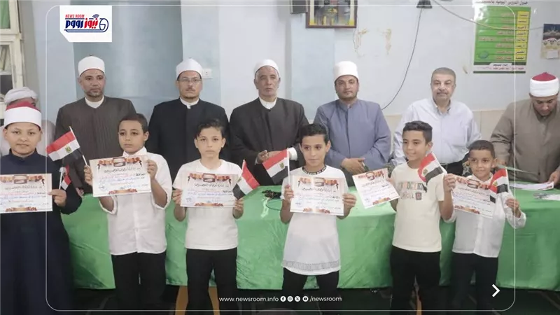مديرأوقاف الفيوم يكرم المتفوقين من حفظة القرآن الكريم