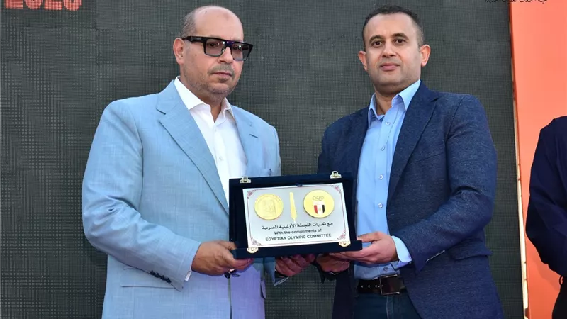 رئيس جهاز مدينة العلمين الجديدة يشهد افتتاح بطولة العالم للسباحة بالزعانف 