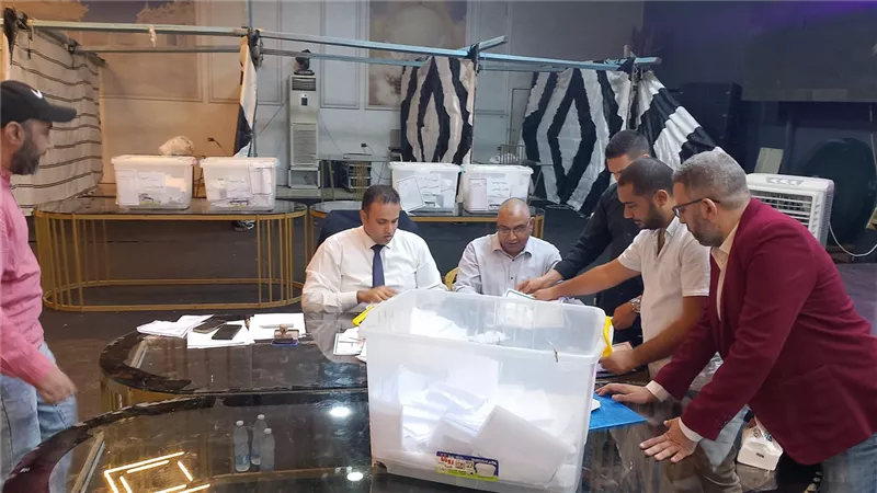 بدء أعمال فرز الأصوات بانتخابات التجديد النصفي لنقابة الاطباء بالقليوبية 