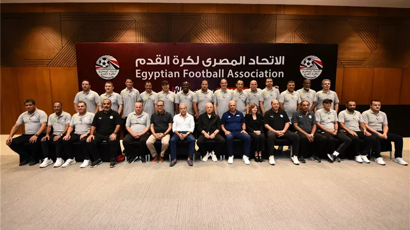 احتفالا بالتأهل للمونديال.. أبو ريدة يهدي مدربي مصر رخصة التدريب Pro