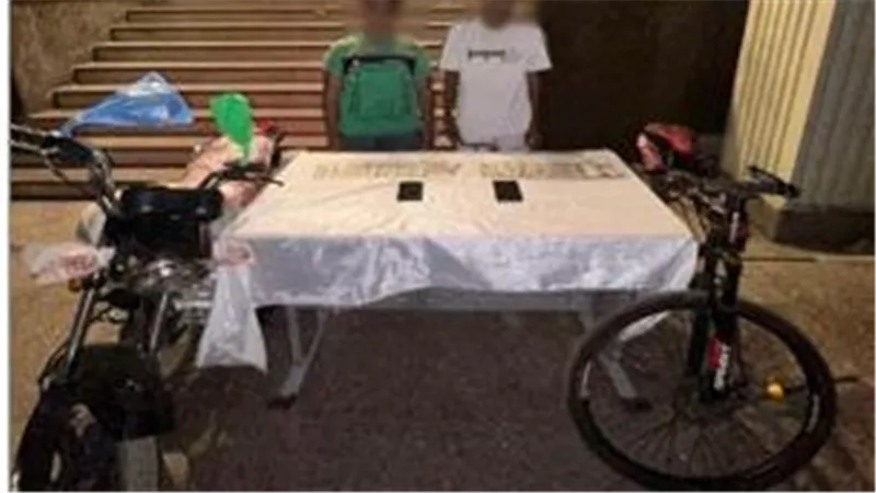 شغالين فيها.. التحقيق مع المتهمين بسرقة  ورشة بأسلوب المغافلة في الجمالية