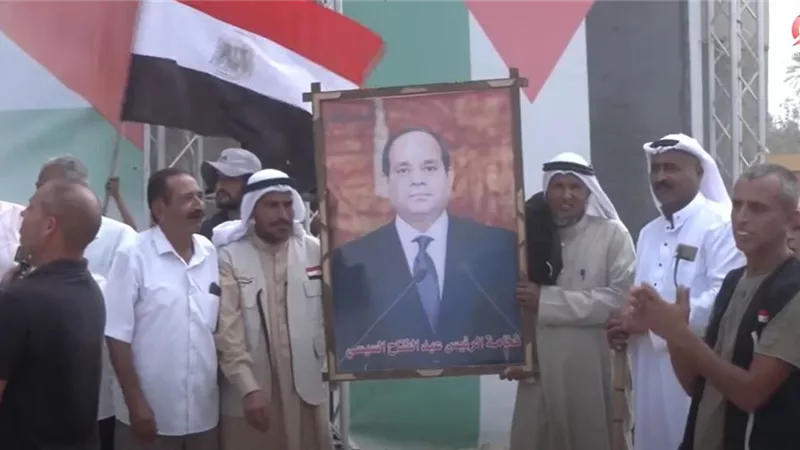 احتفالات شعبية في خان يونس.. اللجنة المصرية تحتفل باتفاق شرم الشيخ