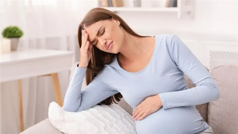 الرضاعة الطبيعية ليست سهلة دائما.. الأسباب النفسية وراء رفض بعض الأمهات لها 	