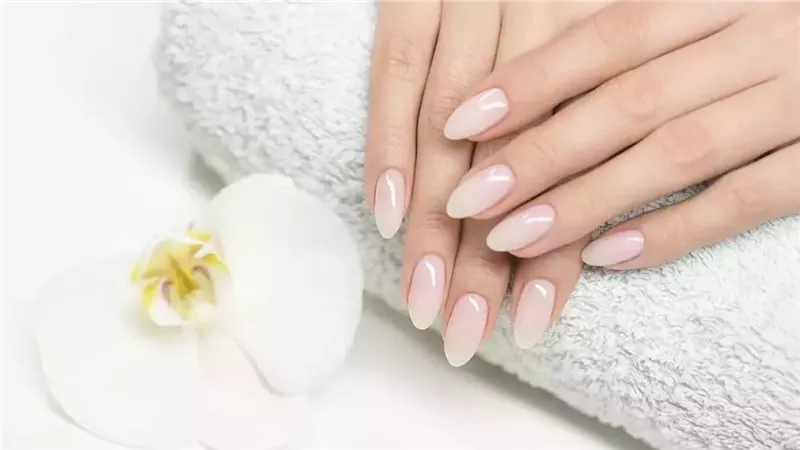 وداعا مناكير جل ! اكتشفي البدائل الآمنة التي تمنحك نفس اللمعان