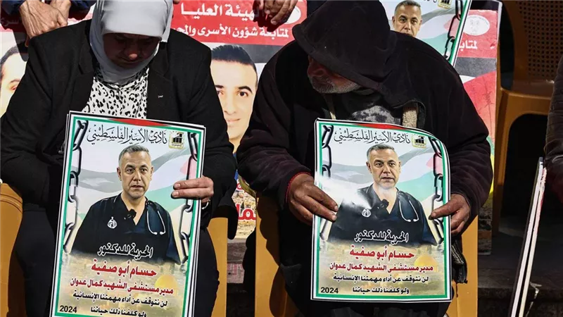 أطباء تحت النار.. الاحتلال يرفض الإفراج عن أبو صفية والهمص