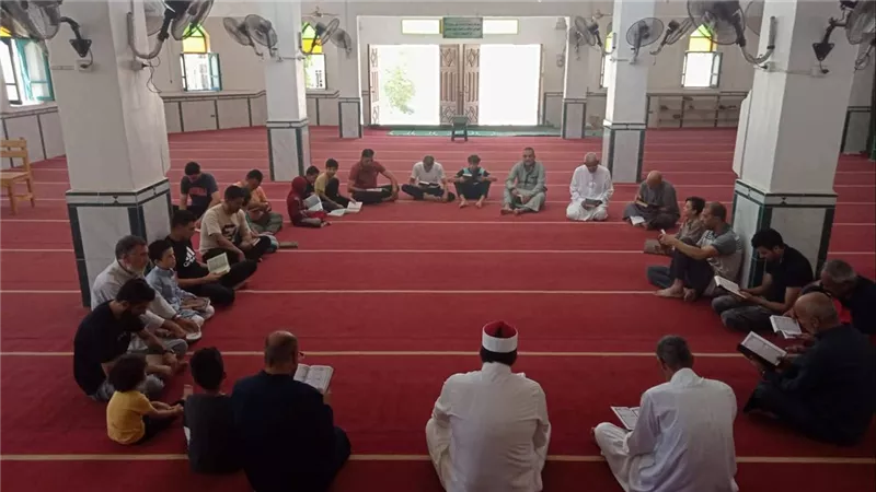 مقارئ الجمهور تشهد إقبالًا كبيرًا من رواد المساجد بشمال سيناء