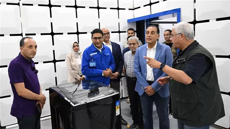 رئيس الوزراء بالقليوبية: الدولة تمضي قدمًا نحو إحداث نقلة صناعية كبرى 