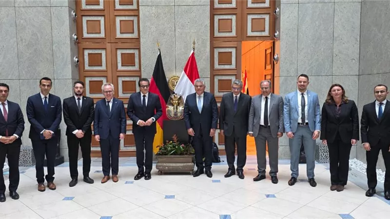 وزير الصحة يبحث مع شركة «دراجر» العالمية تعزيز التعاون لتطوير منظومة الصحة