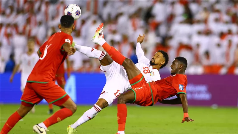 سقوط كيروش.. الإمارات تقلب الطاولة على عمان وتقترب من كأس العالم