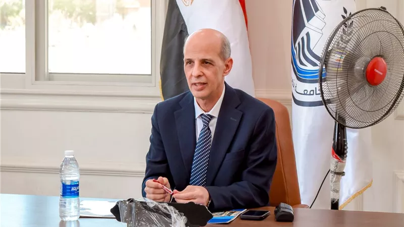 رئيس جامعة بني سويف الأهلية  : الرئيس السيسي بقمة شرم الشيخ استطاع أن يصنع الس