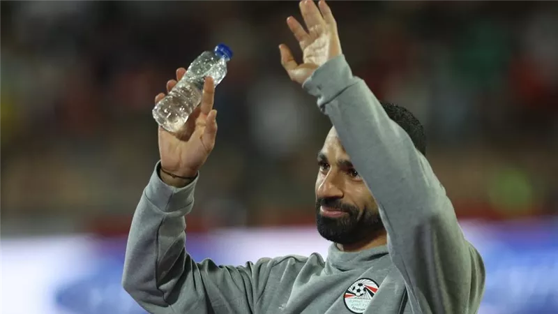 مصر في المونديال.. محمد صلاح يحتفل مع الجماهير بالتأهل لكأس العالم