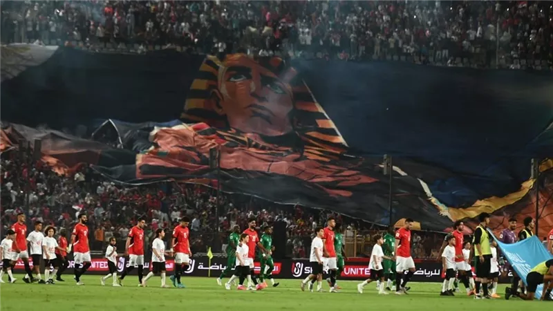 احنا التاريخ.. الأهرامات وأبو الهول وكأس العالم تيفو خاص احتفالا بالمنتخب