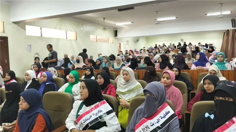محافظ أسيوط يؤكد أهمية رفع الوعي المجتمعي: تصحيح المفاهيم المغلوطة لدى الشباب