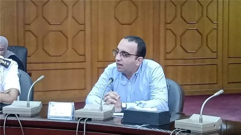 نائب محافظ الإسماعيلية يتابع حالات رفض التقنين والمتقاعسين عن سداد المستحقات