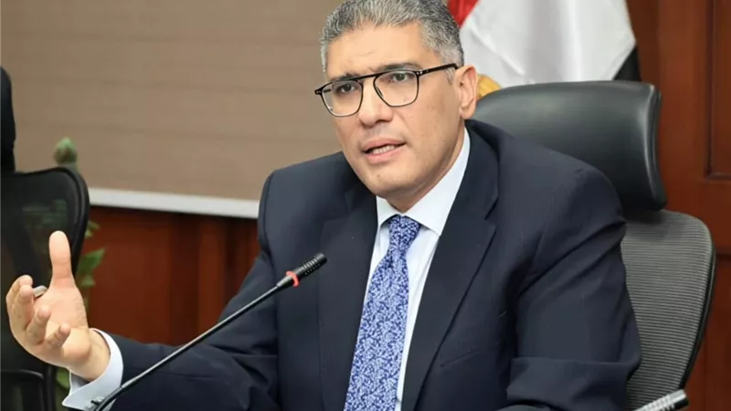 ضبط 4500 بطاقة تموينية قبل استخدامها في عمليات صرف وهمي بالجيزة