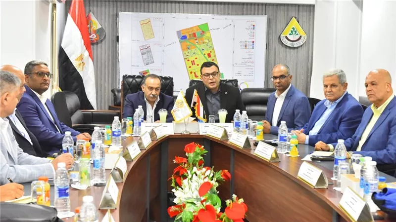 شريف الشربيني: خطة شاملة لتحسين جودة حياة المواطنين في أسيوط