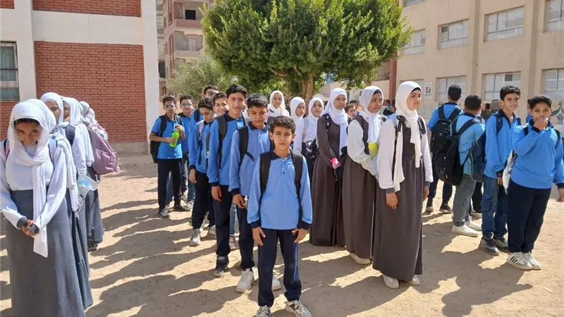 منظومة تعليمية تعمل بكامل طاقتها.. انتظام مميز للفترة المسائية بالسويس 