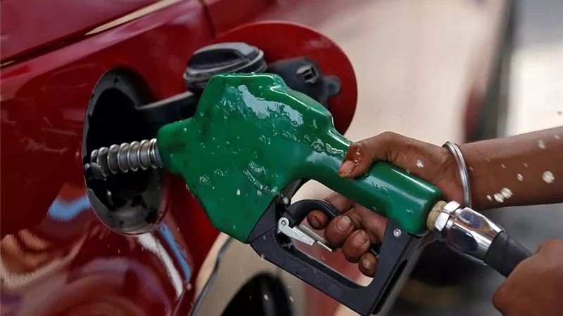 لماذا رفعت الحكومة أسعار البنزين والسولار؟.. تحرك لضبط الدعم