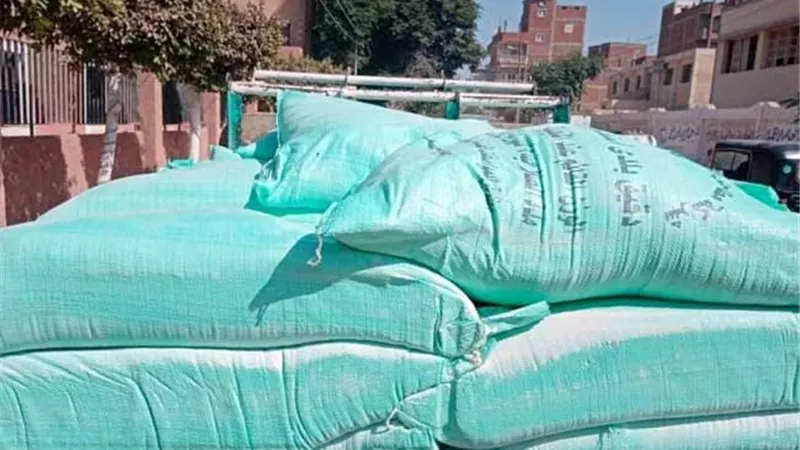 التموين يكشف محاولات تهريب الدقيق المدعم ويصادر8  أطنان