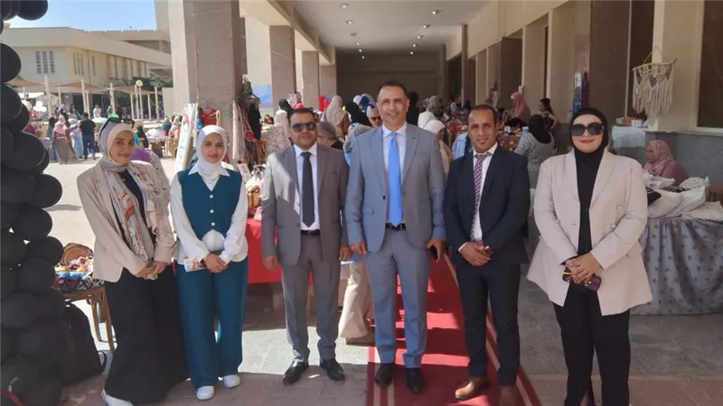 وحدة التضامن الاجتماعي تفتتح معرض الأسر المنتجة بجامعة حلوان بمشاركة 120 عارضا