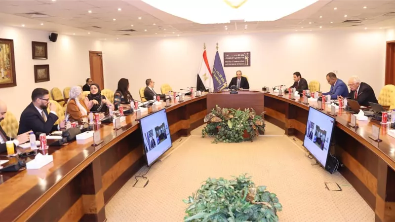وزير الاتصالات يجتمع بلجنة حماية حقوق مستخدمي خدمات الاتصالات