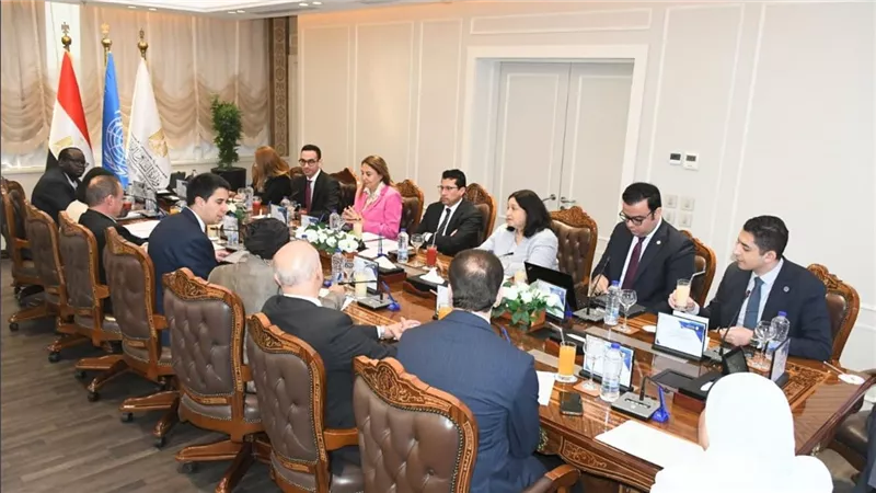 صبحي وفليبي يلتقيان ممثلي الوزارات لاستعراض جهود مصر في تمكين النشء والشباب