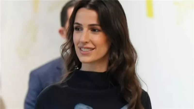 الأميرة رجوة تلفت الأنظار بإطلالة أنيقة ومحتشمة بأحدث ظهور لها