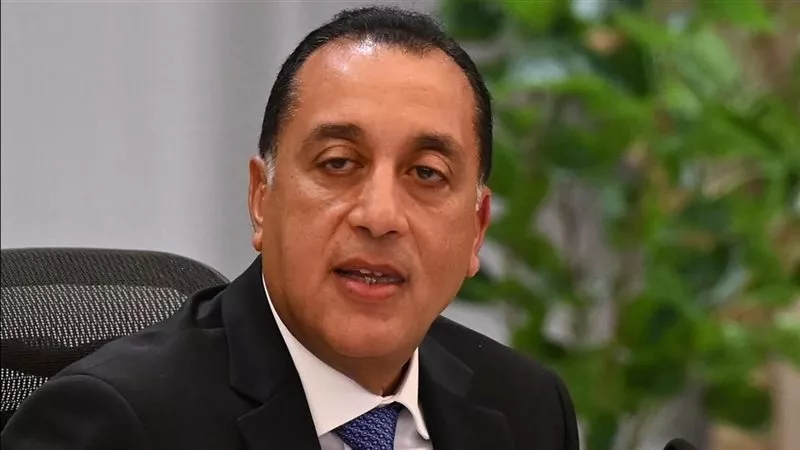 رئيس مجلس الوزراء يتفقد مراحل التشغيل التجريبي لمحطة ربط كهرباء مصر والسعودية