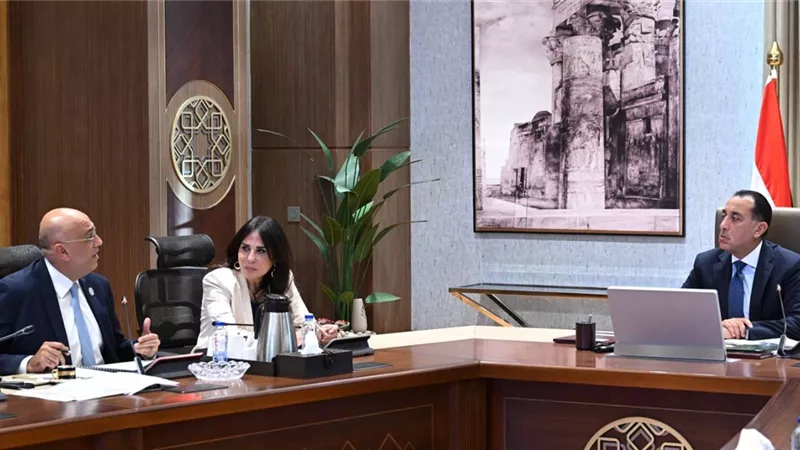 مدبولي: دعم شامل للمشروعات الصغيرة والتكتلات الإنتاجية والحرفية لتحقيق التنمية
