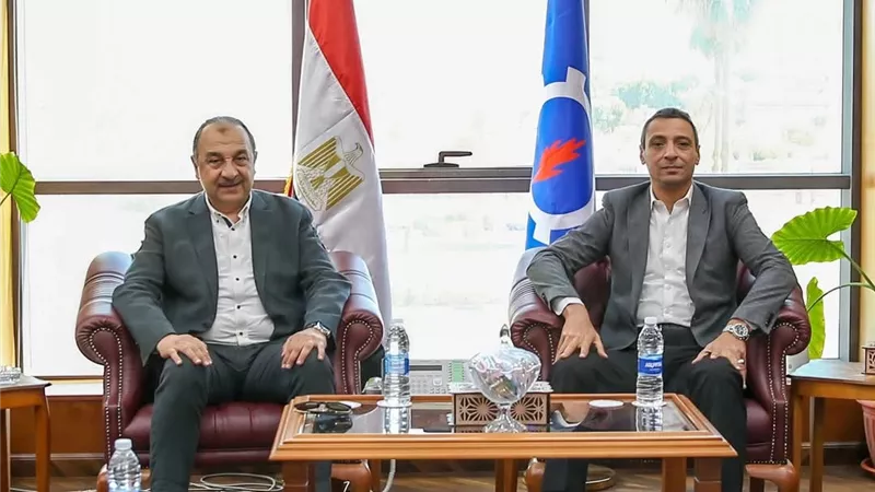 محافظ السويس يستقبل وزير قطاع الأعمال لبحث تعزيز التعاون والتنمية الصناعية