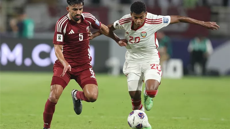 تصفيات آسيا.. الإمارات تقترب من المونديال.. شوط أول سلبي بين الإمارات وقطر 