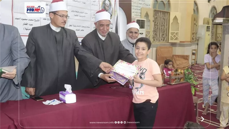 مدير أوقاف الفيوم يكرم الأطفال المتميزين في حفظ القرآن وأبطال القوات المسلحة 