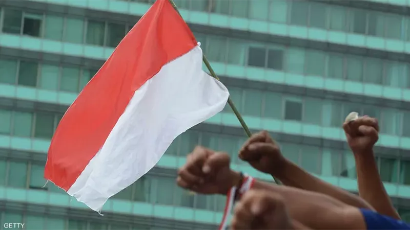  حريق على متن ناقلة نفط في إندونيسيا .. ومقتل 10 أشخاص