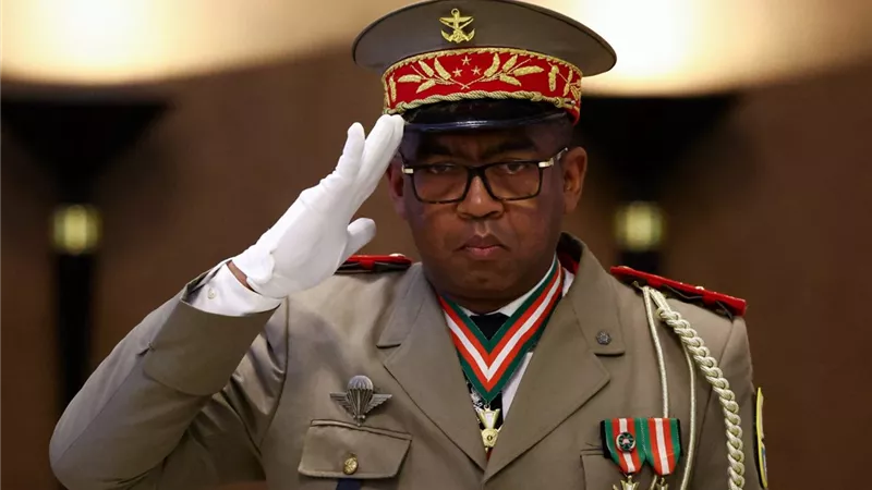 بعد هروب الرئيس.. من هو الحاكم الجديد لدولة مدغشقر مايكل راندريانرينا؟